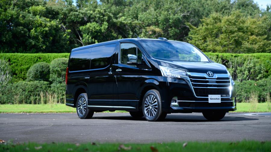  Toyota GranAce Premium 2019 года  (фото 1 из 26)